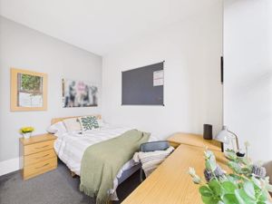 Photo 25- click for photo gallery